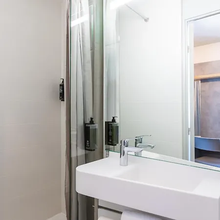 昂古莱姆中心宜必思快捷酒店