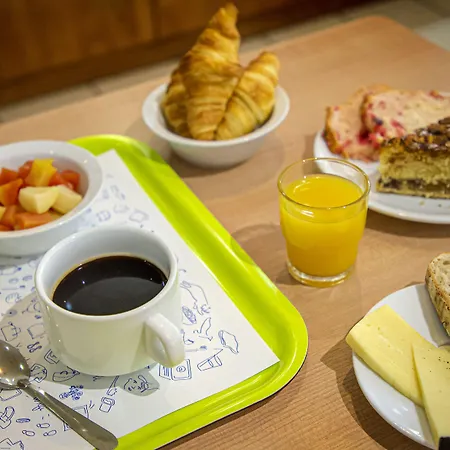 昂古莱姆中心宜必思快捷酒店 酒店