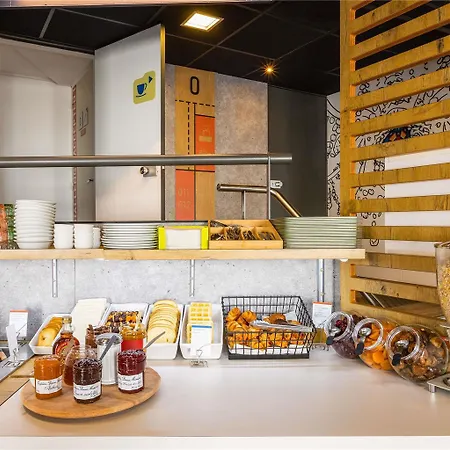 昂古莱姆中心宜必思快捷酒店