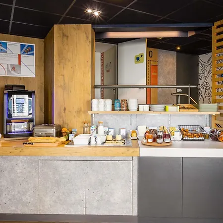 Ibis Budget Centre מלון אנגולם